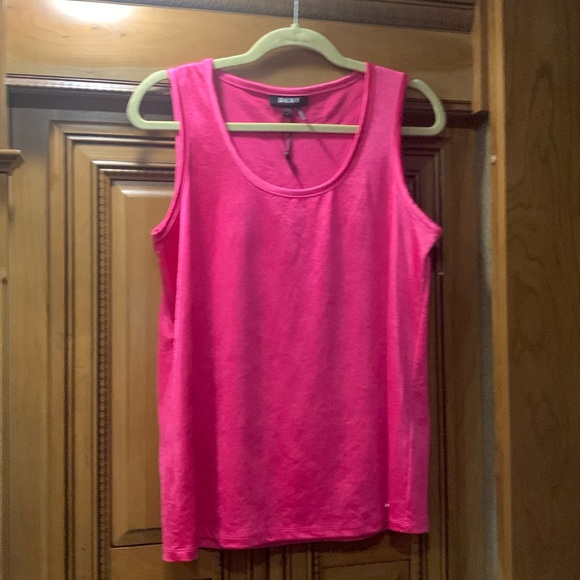 NWOT DKNY Scoop Neck Tank Top Size Medium - Picture 2 of 7